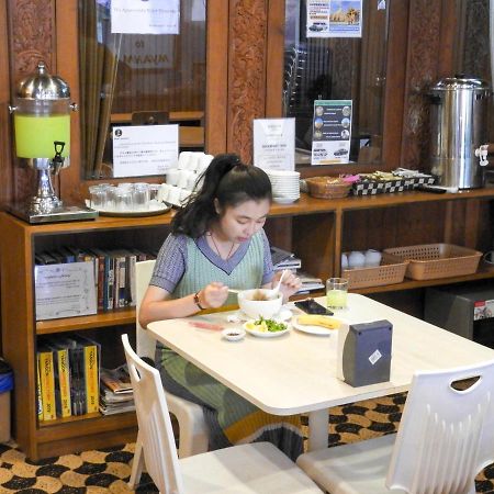 Backpacker Hostel (Adults Only) Yangon Exteriör bild