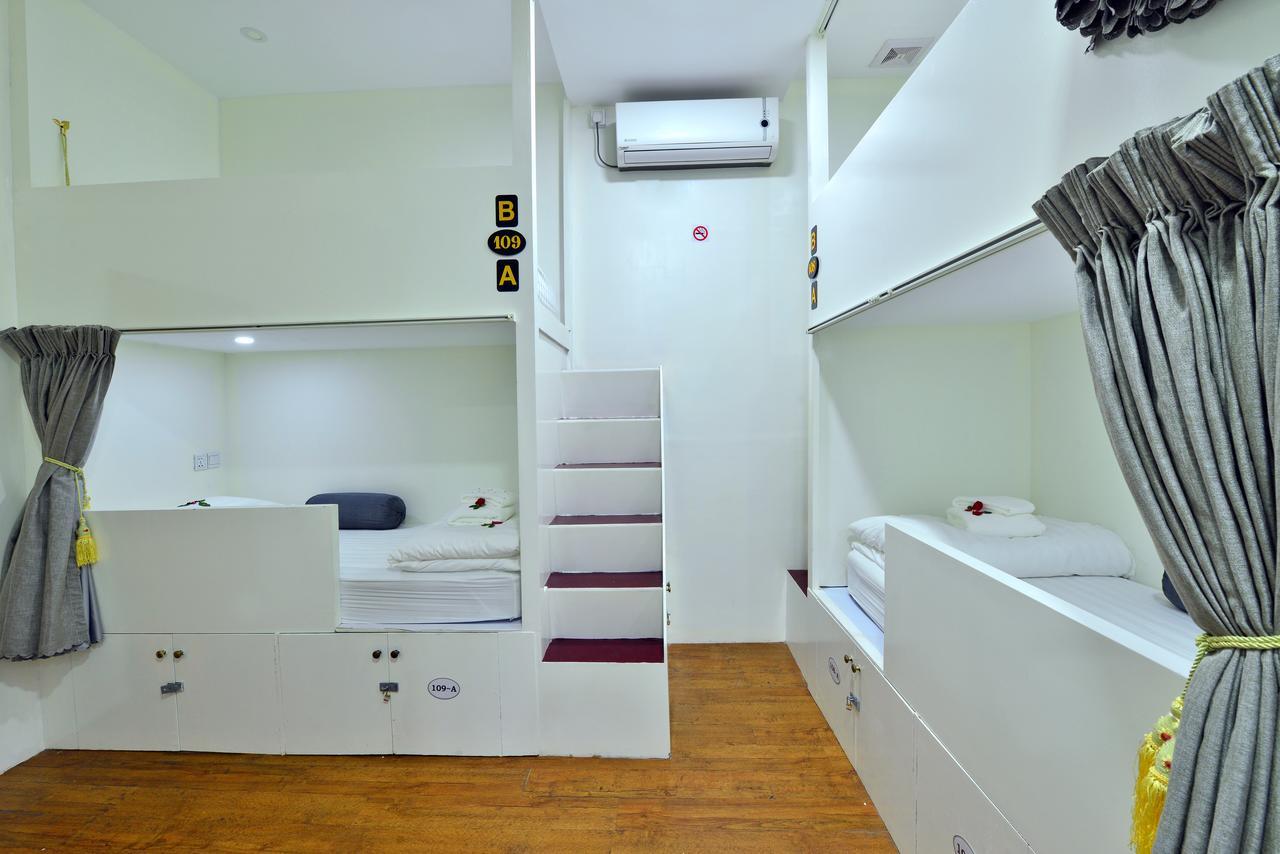 Backpacker Hostel (Adults Only) Yangon Exteriör bild
