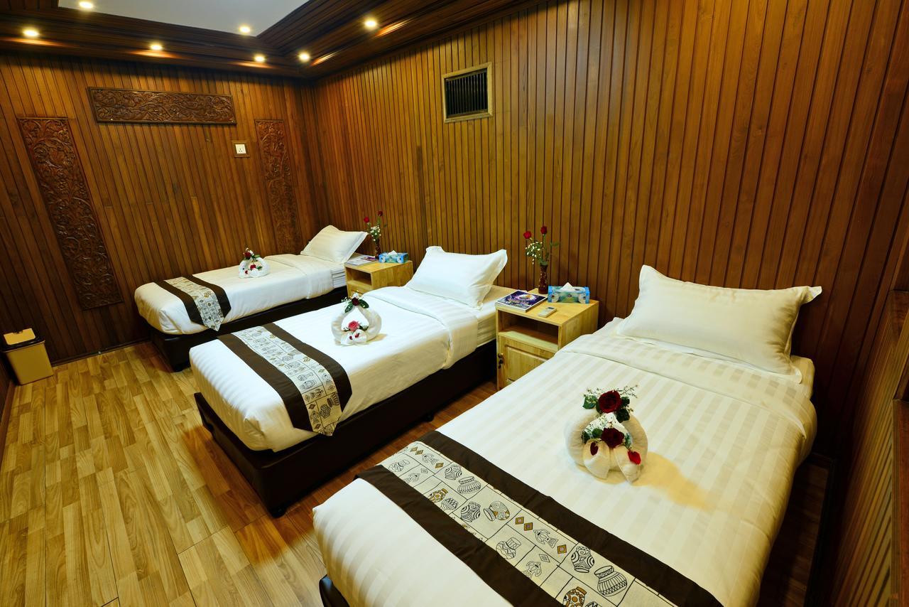 Backpacker Hostel (Adults Only) Yangon Exteriör bild