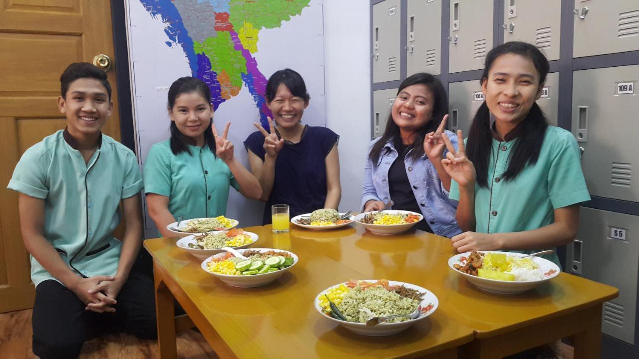 Backpacker Hostel (Adults Only) Yangon Exteriör bild