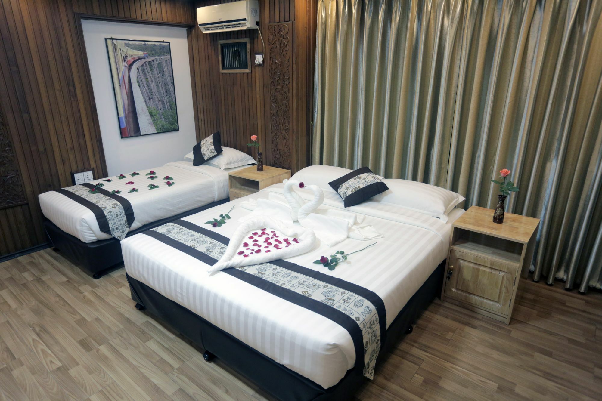 Backpacker Hostel (Adults Only) Yangon Exteriör bild