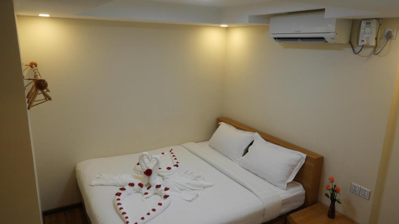 Backpacker Hostel (Adults Only) Yangon Exteriör bild