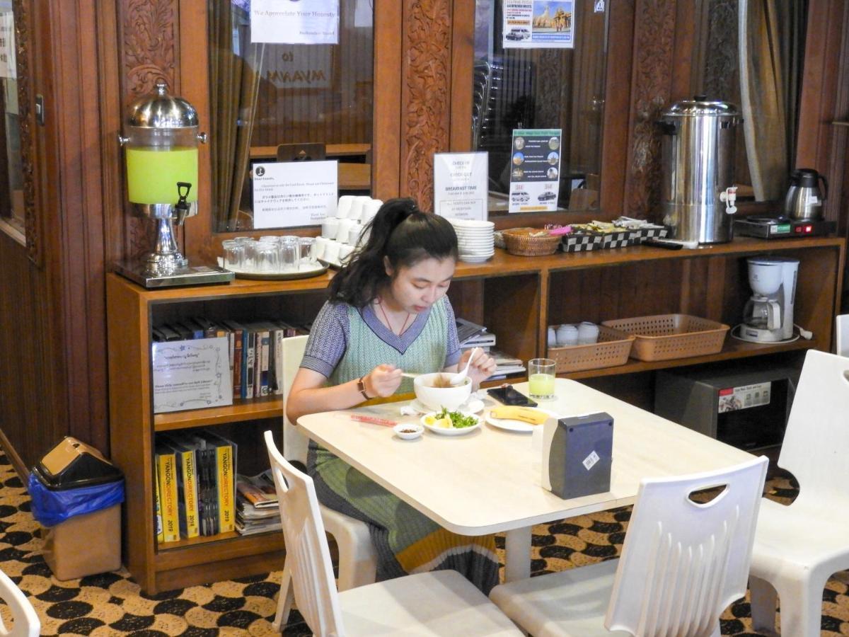 Backpacker Hostel (Adults Only) Yangon Exteriör bild